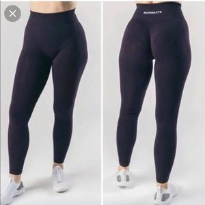 Alphalete amplify legging. Size small. Color Twilight